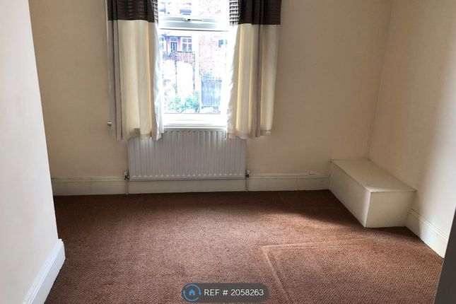 Terraced house to rent in Hough Lane, Leeds