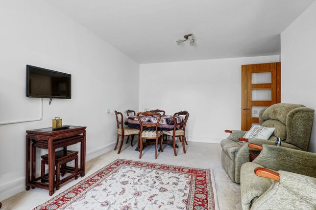16 Ermine Court, Ware photo 3