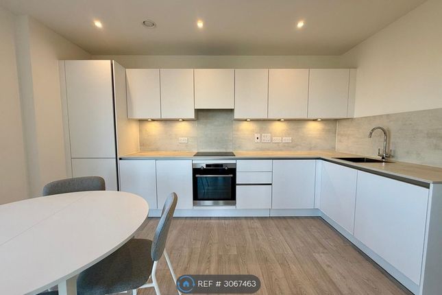 Flat, Forastero House Farine Avenue, Hayes photo 3