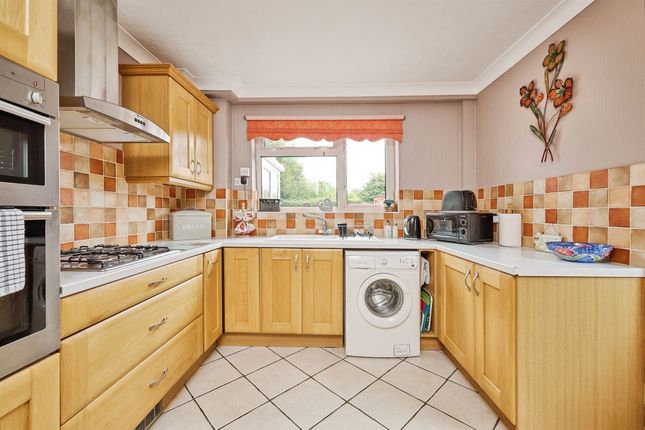 41, Canterbury Road, Peterborough photo 3