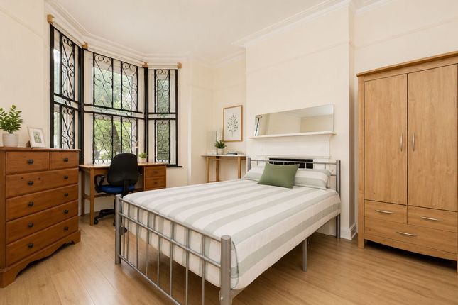 Searles Road - Harper HA, Searles Road, London photo 3