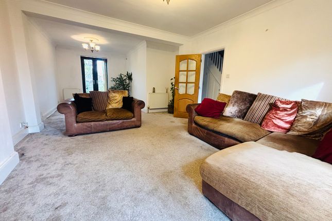 13, Seymour Avenue, Great Yarmouth photo 3