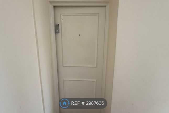 Flat C, Haverstock Hill, London photo 2