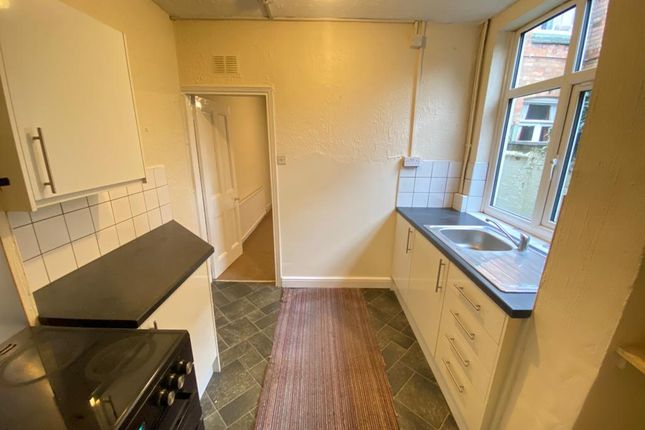 Flat to rent in Beaconsfield Road, Leicester