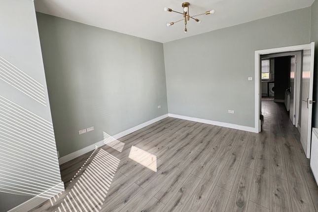 16, Shiregreen Lane, Sheffield photo 3