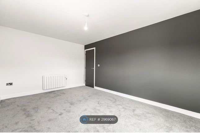 Flat, Bank House Bank Street, Walshaw, Bury photo 5