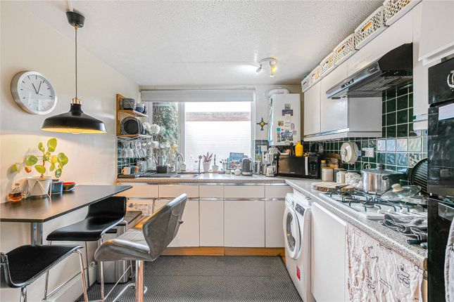 71, Galsworthy Road, Surrey photo 3