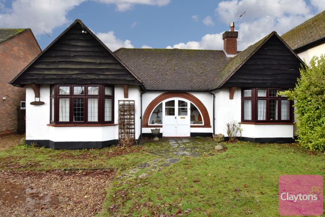 Semi-detached bungalow for sale in Chesham Road, Bovingdon, Hemel Hempstead