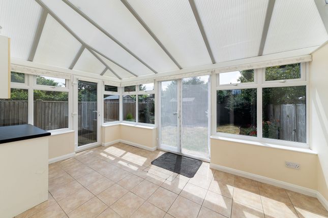 6 River Close, Abingdon photo 3