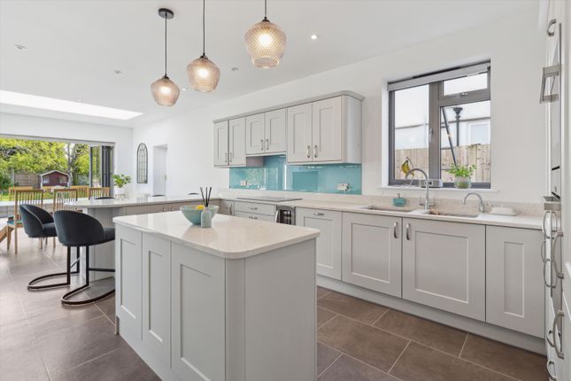 40, Oaken Lane, Esher photo 2