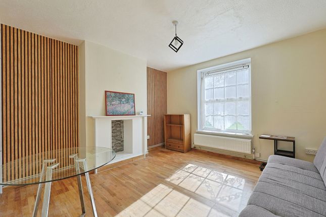 Flat 3,, Dartington House, London photo 3