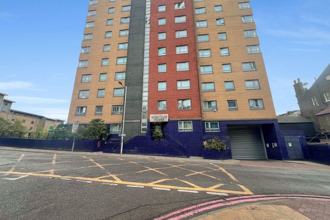 2-bed flat on Spectrum Tower 2-20,Flat 11, Hainault Street, Ilford, £170,000