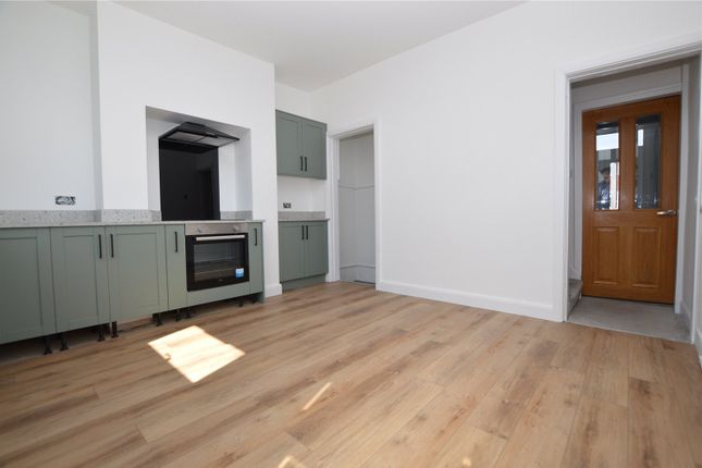 172, Lower Mickletown, Leeds photo 4