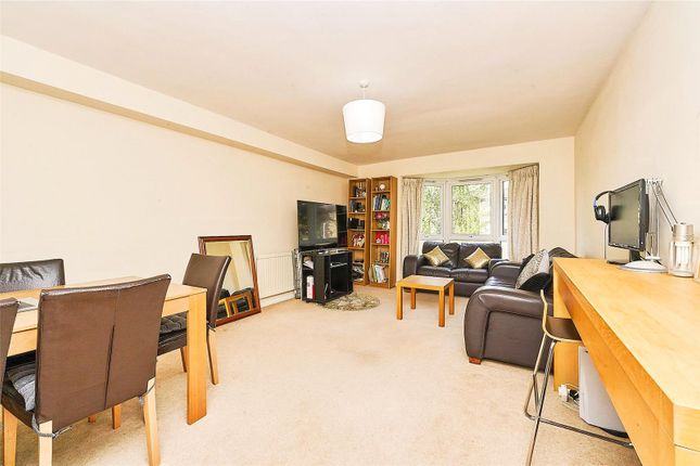 Flat 12, Dean Court, 10, Queens Road, Kingston upon Thames photo 2