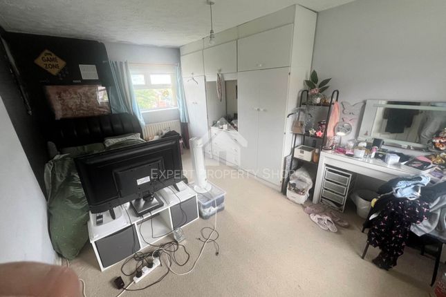 17, Bowden Wood Avenue, Sheffield photo 4