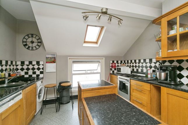 Flat 6, Mount Royal 45-47,, Whitehall Road, Colwyn Bay photo 4