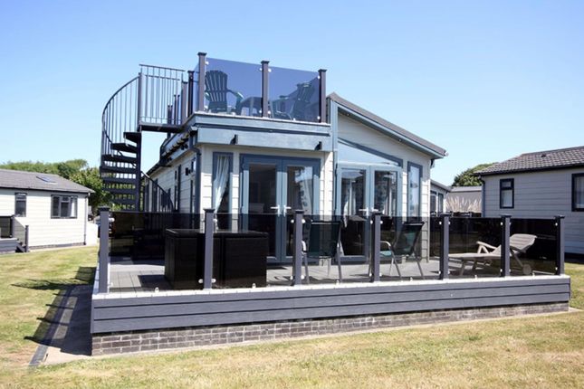 Thumbnail Mobile/park home for sale in Hengistbury Heights, Naish Holiday Park, New Milton