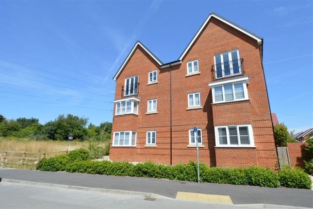 Thumbnail Flat for sale in Quarry Close, Peters Village, Wouldham, Kent