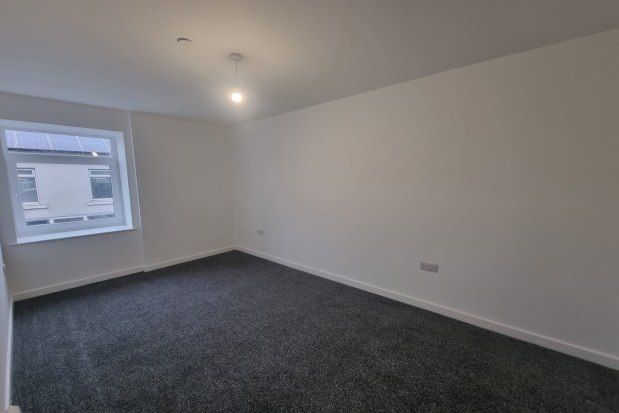 Flat to rent in West Street, Abertawe