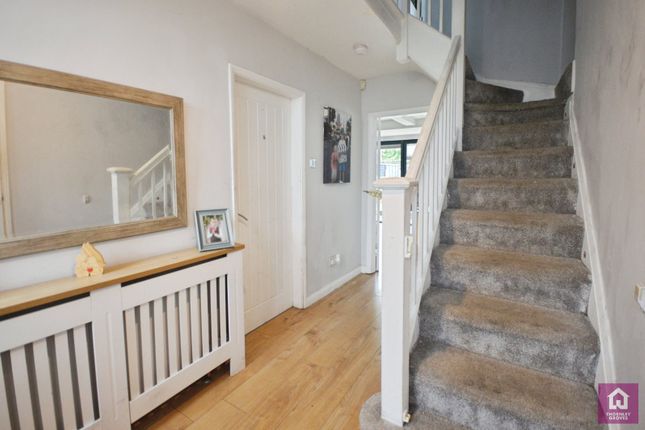 5, Cedar Avenue, Manchester photo 4