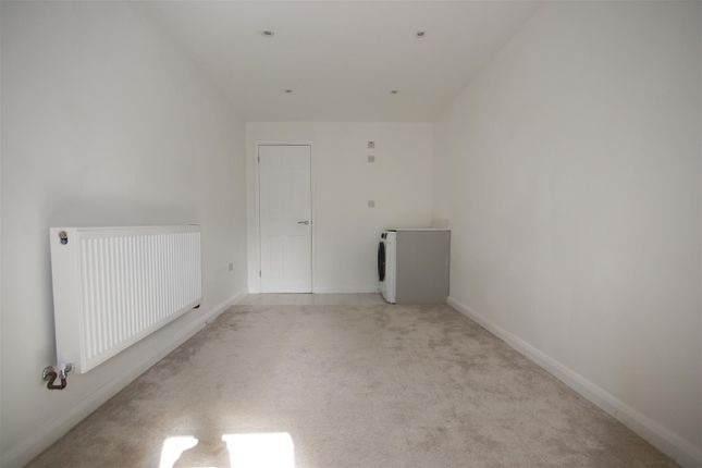 93, Tamarin Gardens, Cambridge photo 4