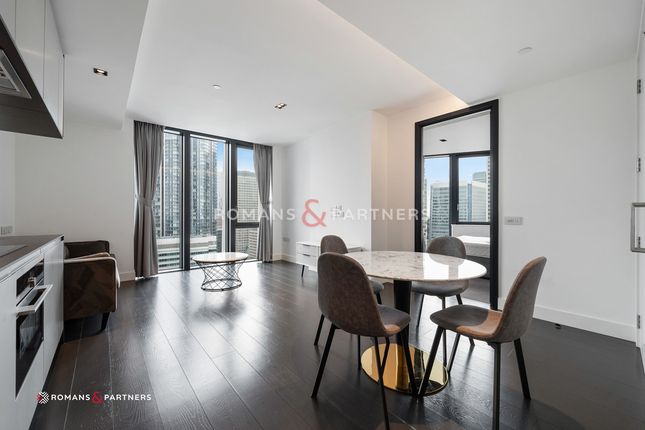 Flat to rent in Amory Tower, Canary Wharf