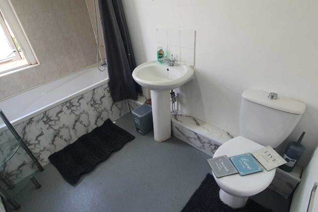 Room to rent in Pershore Road, Selly Park, Birmingham