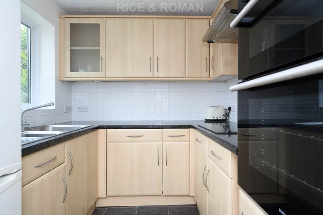 Wordsworth Drive, Sutton photo 4