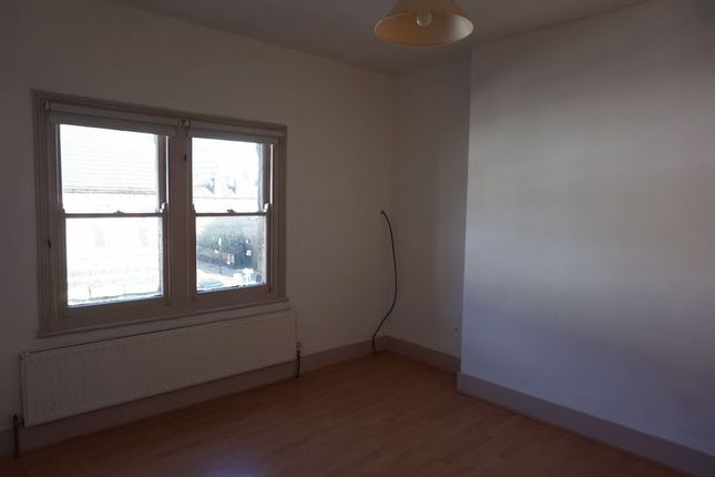 Flat D, 63, Queens Road, Southend-On-Sea photo 4