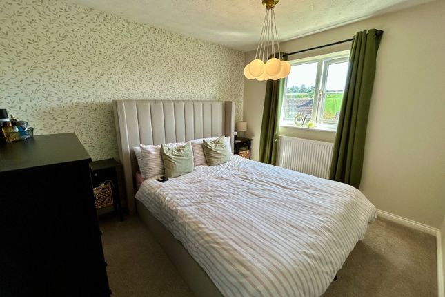 14, Best Avenue, Burton-on-trent photo 4