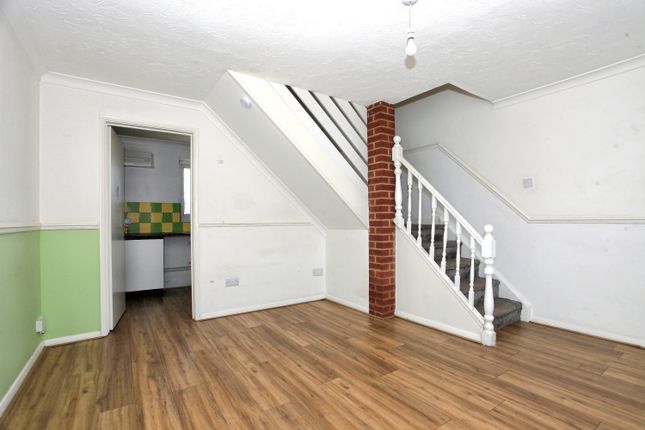 16, Cecil Pacey Court, Peterborough photo 2