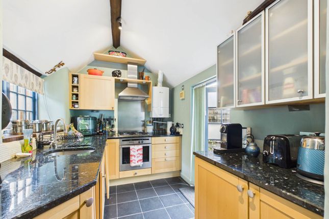 4, Gibson Lane, Aylesbury photo 4