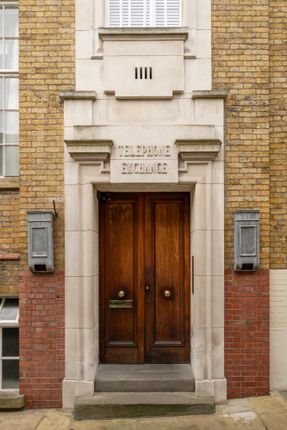 13 , London photo 2