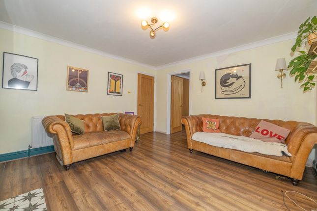 6, Quarry Wood, Ashford photo 4