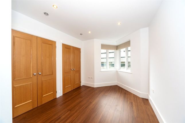 Flat 32, Earls House, 10, Strand Drive, Kew photo 4