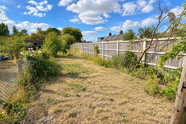 4, Grove Avenue, Walton On The Naze photo 4
