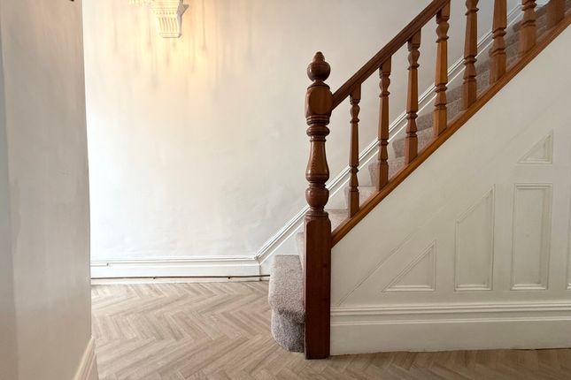 27 Broniestyn Terrace, Aberdare photo 4