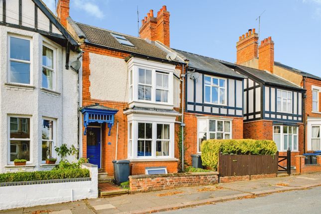 5-bed house on Clarence Avenue, Northampton, £450,000