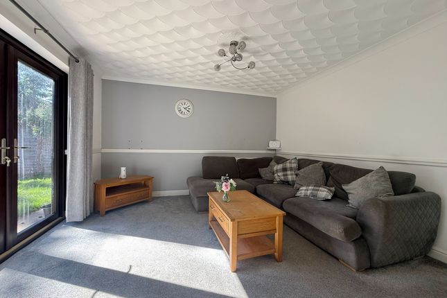 39, Tillett Close, Great Yarmouth photo 4