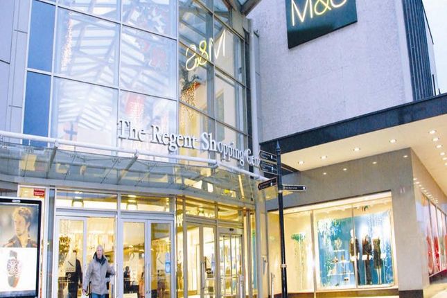 Retail premises to let in Regent Shopping Centre, Hamilton, South Lanarkshire