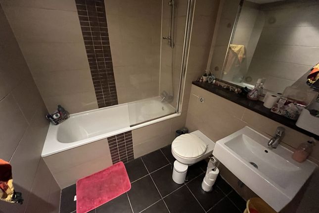 2-bed flat on Apartment 97, 1 Jordan Street, Manchester, £230,000