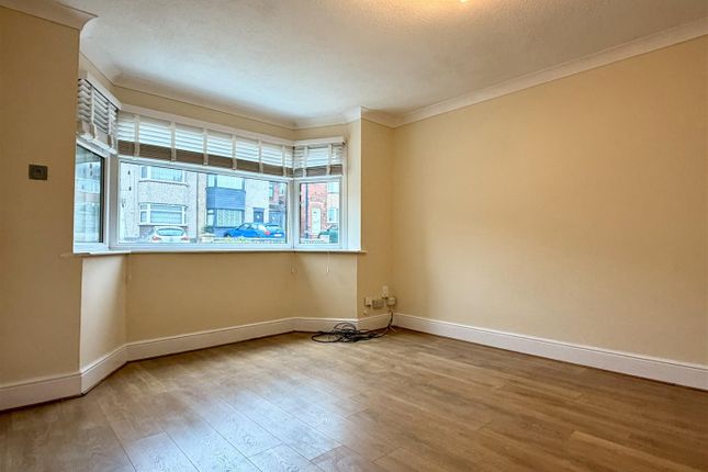 8, Stanage Rise, Sheffield photo 4