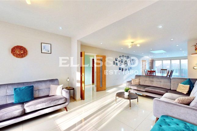 Carlton Avenue, Harrow photo 2