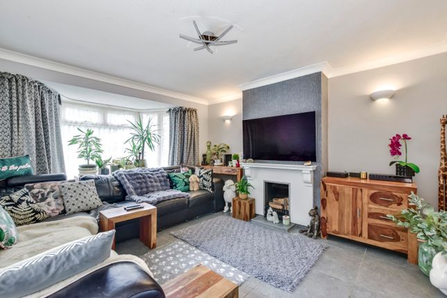 39, Mallard Way, Watford photo 2
