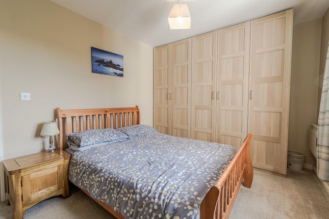 Apartment 18, Ty Capstan, Rhodfa'r Gwagenni, Barry photo 4