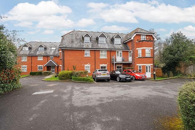 Flat for sale in Junction Road, Andover
