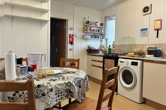 Room 4 1 Power Street, Newport photo 2
