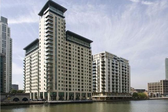 Thumbnail Flat for sale in Discovery Dock, 3 South Quay Square, London