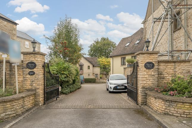 Duplex for sale in Dale House, Tetbury, Gloucestershire
