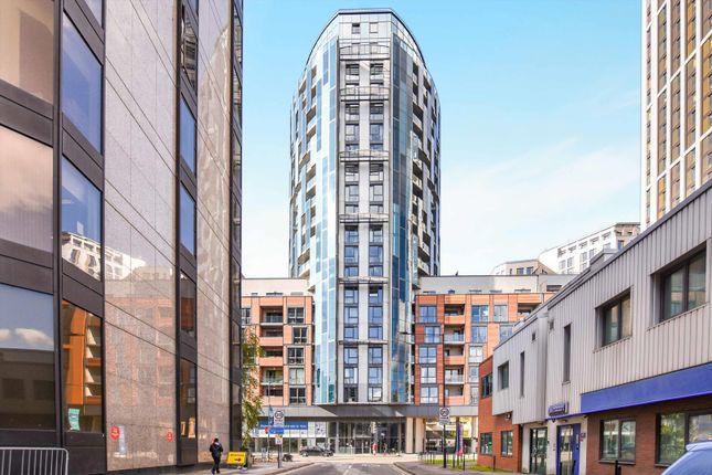 Flat to rent in Pinnacle Tower, Fulton Road, Wembley Park, London